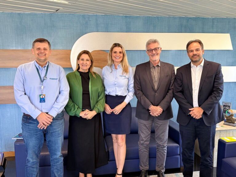 Em São Paulo, o presidente da NTC&Logística, Eduardo Rebuzzi, recebe equipe da Transpocred e reforça parceria institucional