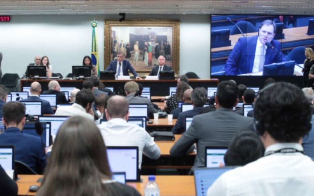 Comissão da Câmara aprova admissibilidade de propostas para redução da jornada de trabalho
