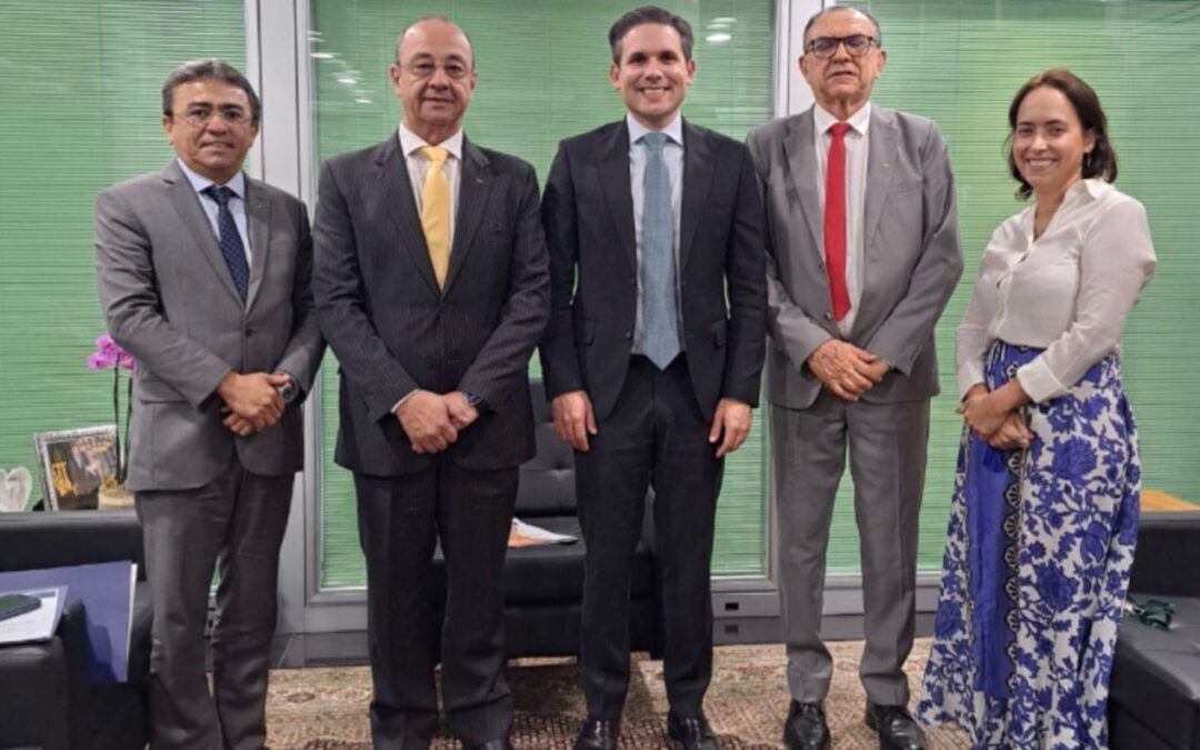 CNT trata de pautas prioritárias do transporte em reunião com Hugo Motta