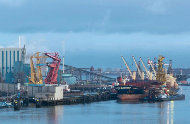 Com salto na exportação de grãos, Porto do Rio Grande bate recorde em série histórica