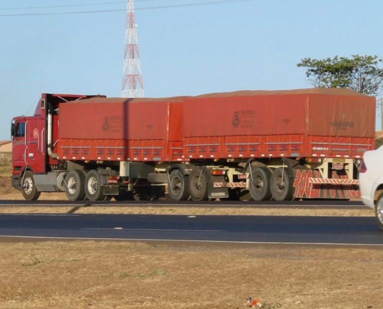 Transporte rodoviário responde por 68,5% da carga movimentada, diz estudo
