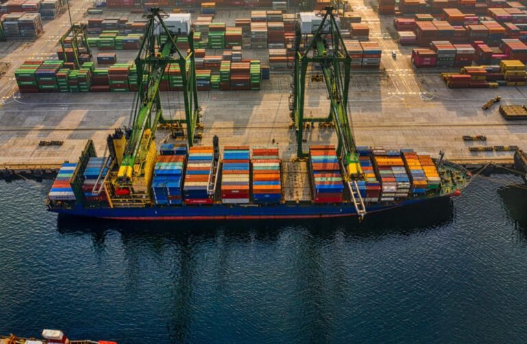 Porto de Paranaguá investe R$ 6,8 bilhões para ampliar capacidade e conexão com a Alemanha