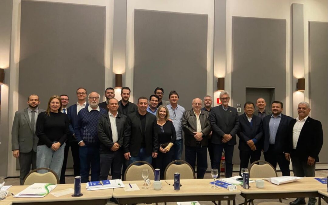 Presidente da NTC&Logística, Eduardo Rebuzzi, participa de reunião da diretoria do Sistema FETRANSPAR, em Curitiba