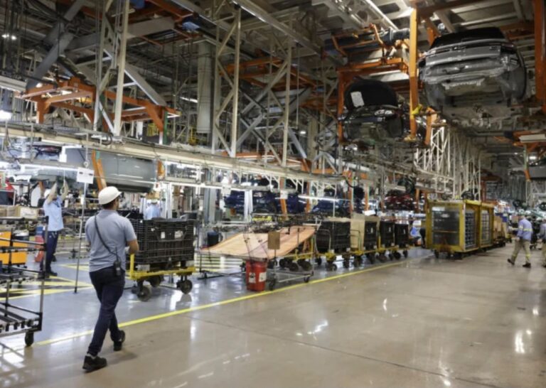 Índice que mede intenção de investimento da indústria é o menor em 6 anos, diz CNI