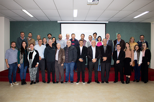 Ari Rabaiolli preside última reunião à frente da Fetrancesc