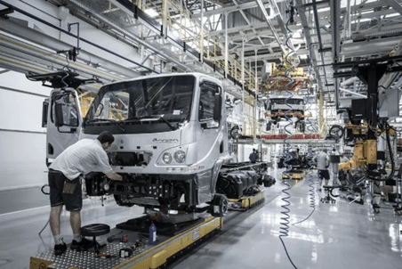 Produção de caminhões no Brasil cresce 5% em abril de 2021