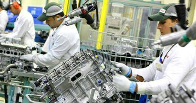 Produção industrial no Brasil perde tração e cai mais do que o esperado em junho