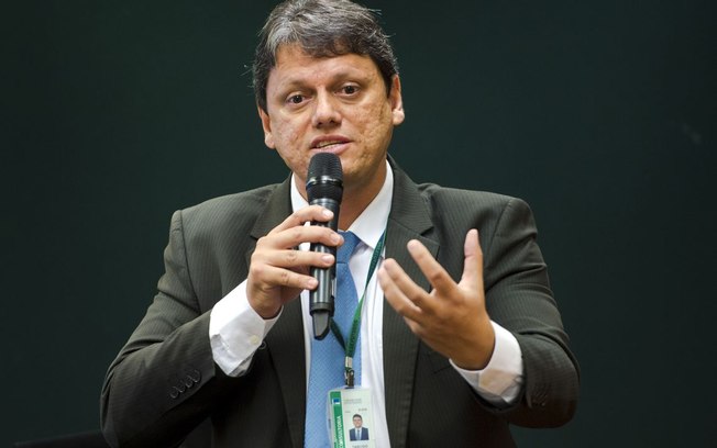 Projetos de infraestrutura devem preservar ambiente, diz ministro a investidores