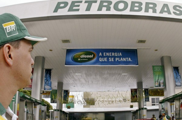 Petrobras aumenta preço de gasolina e mantém inalterado preço de diesel