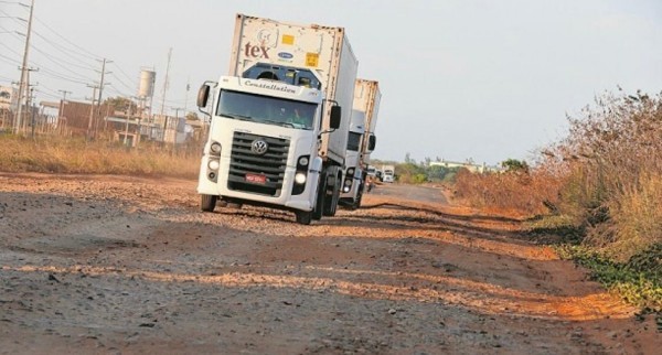 Fretes perdem em média dois dias no CE por má qualidade de estradas