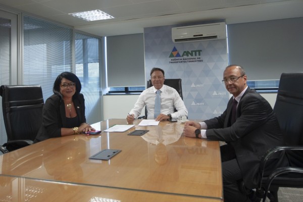 Acordo entre ANTT e CNT busca mais eficiência para o setor de transporte rodoviário de cargas