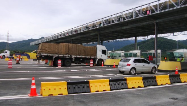 “Quanto menos praças tivermos na BR-101 Sul, maior será a tarifa”, avalia presidente da Fetrancesc