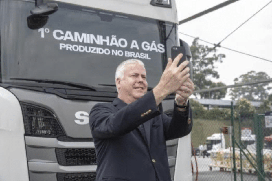 Scania inicia produção de caminhões movidos a GNV