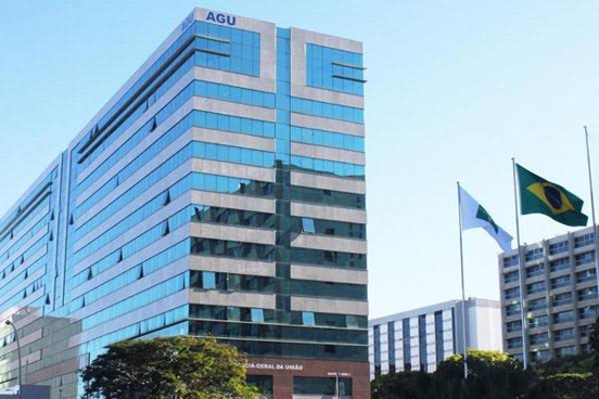 AGU pede adiamento de julgamento da tabela do frete no STF