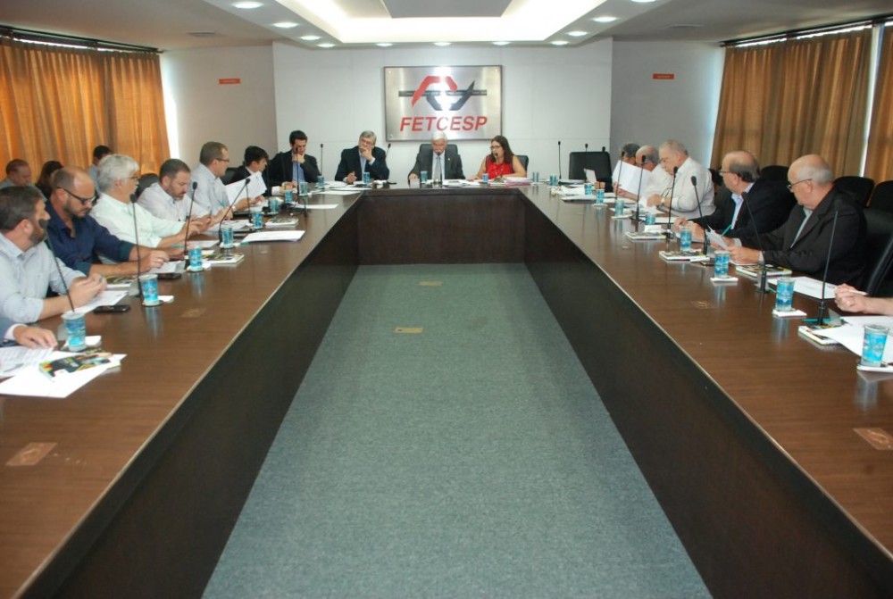 Homenagens marcam reunião da FETCESP