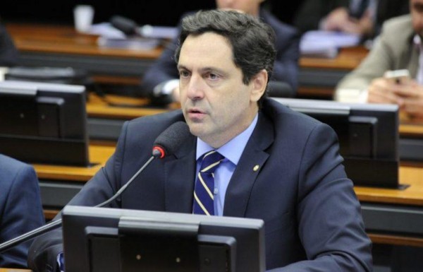 Proposta permite que empresas excluídas do Refis de 2000 voltem ao programa de quitação de dívidas tributárias