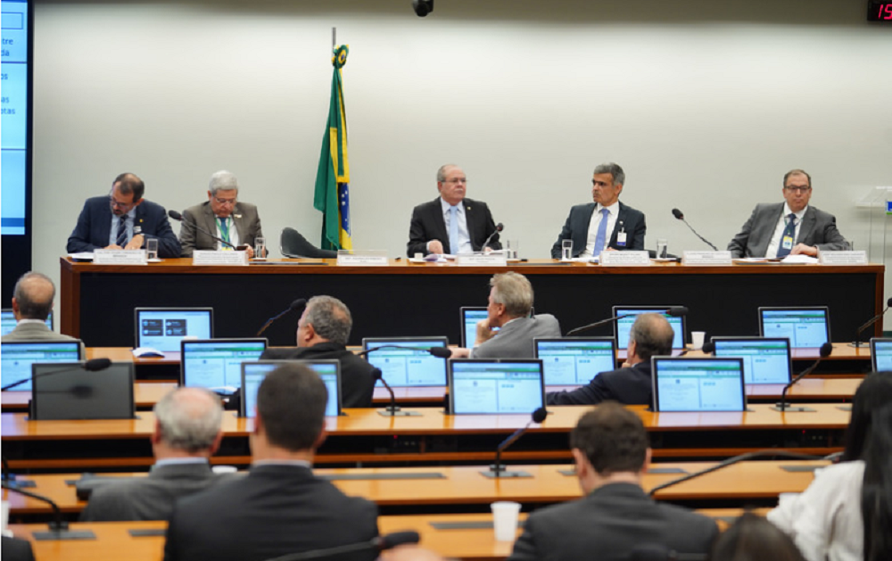 Representantes da indústria e do agro defendem reforma tributária para alavancar economia