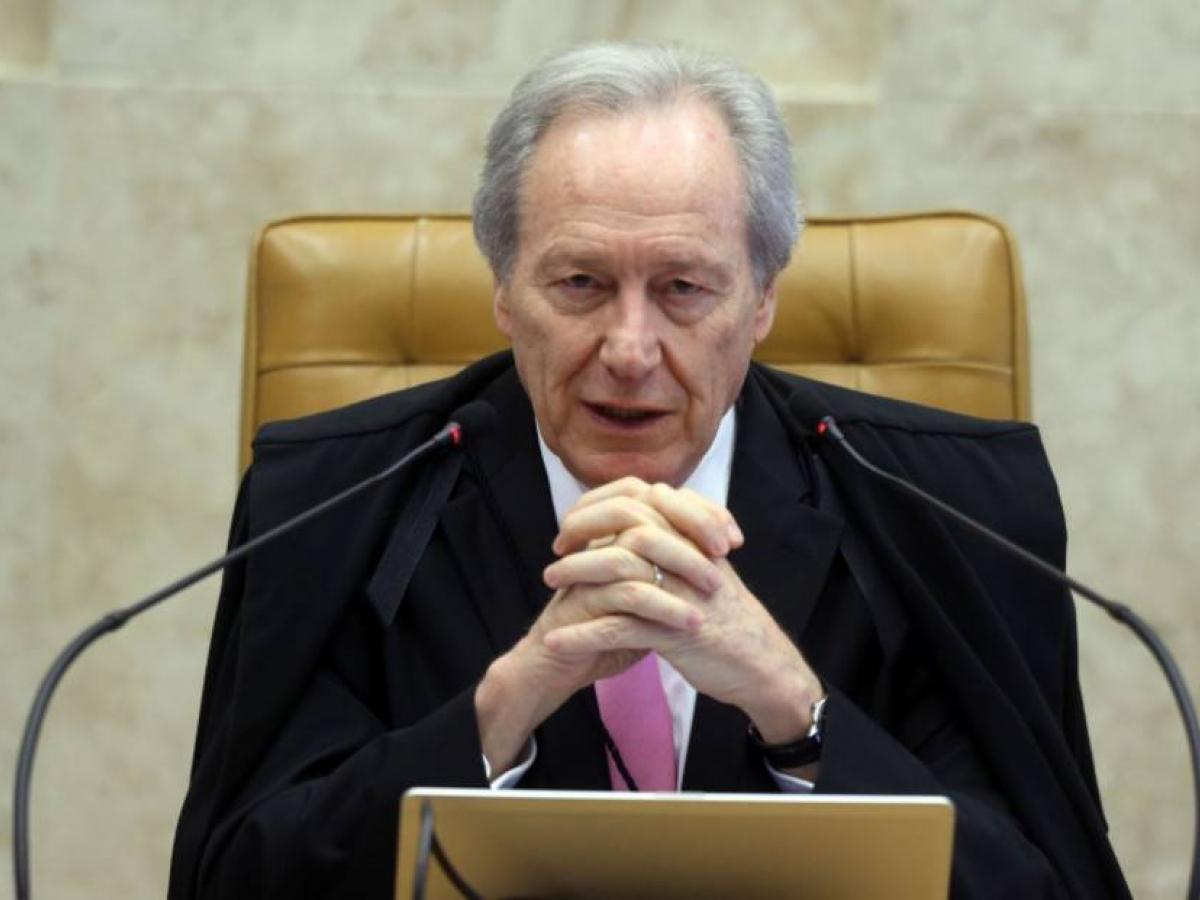 Lewandowski vota por validade imediata de acordo individual para cortar salário e jornada