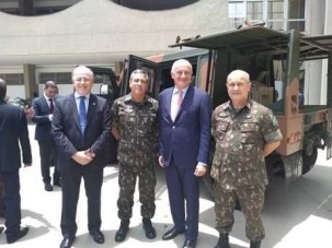Exército assina contrato para compra de 32 veículos da Iveco