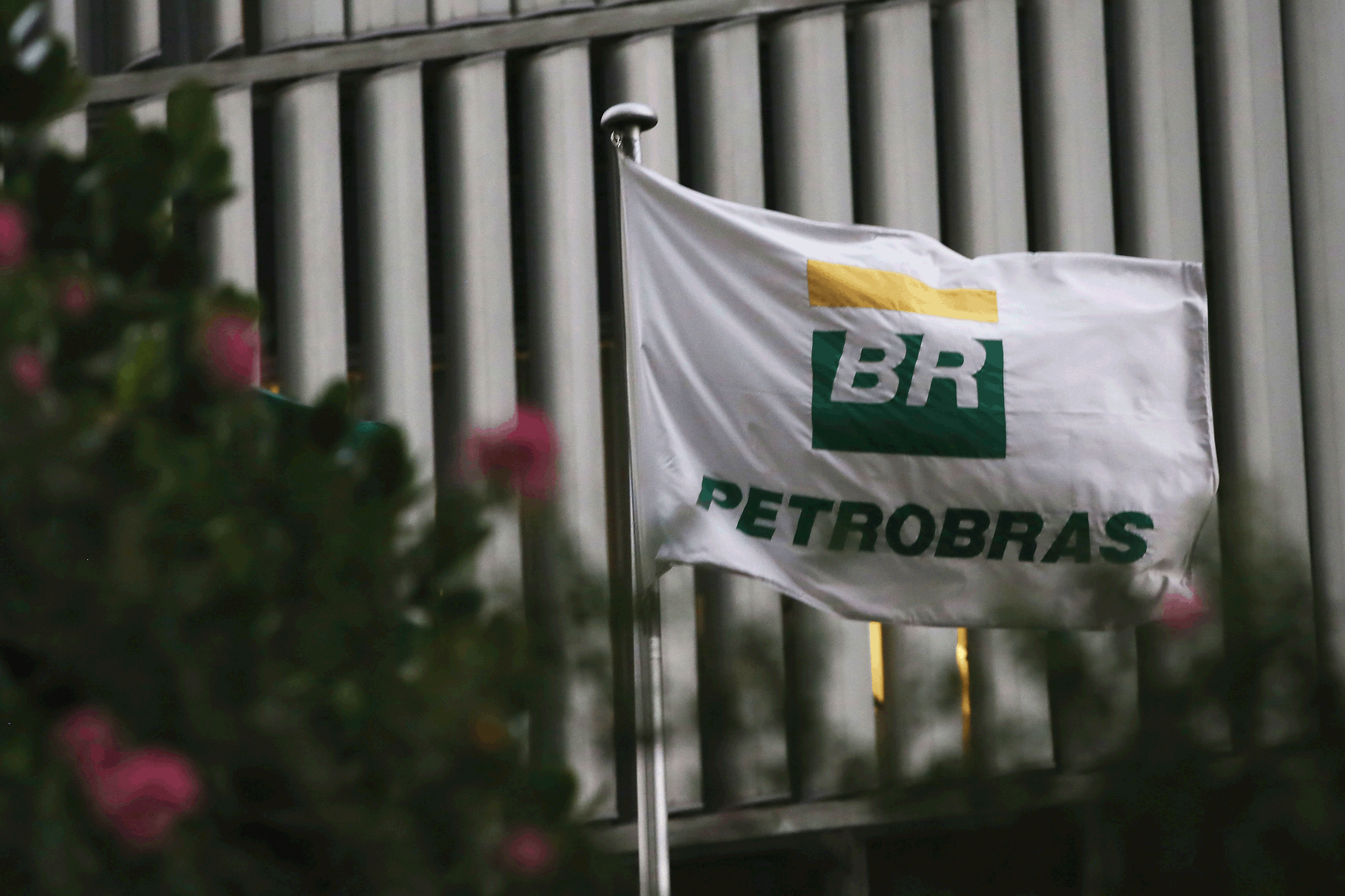 Petrobras vai segurar os preços de combustíveis no curto prazo