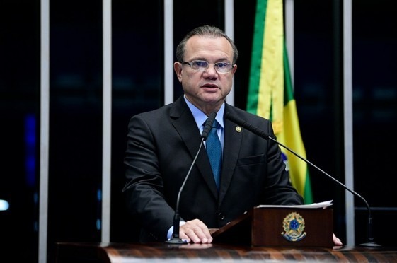 Senador defende ampliação dos recursos para as rodovias