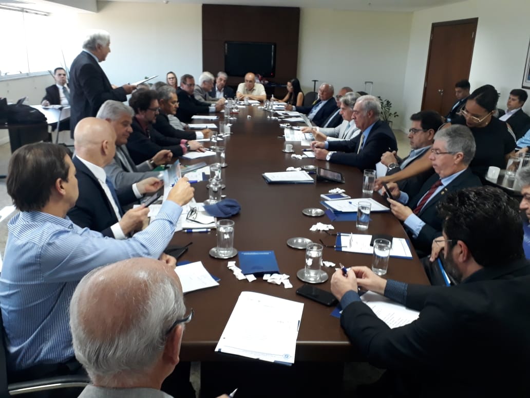 Projetos no Congresso Nacional e a pauta mensal do setor em debate na reunião da diretoria